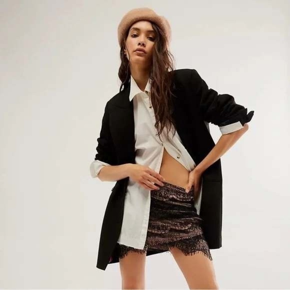 Free People Zoey Lace Mini Skirt Sz 6 Black Blush Ruched + Eyelet Hem Whimsygoth